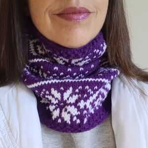 Hand Crafted Handknit Women's Purple & White Scandinavian Motif Cowl Scarf OSFM